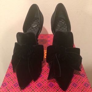 Never been worn tory burch clara pump d’orsay